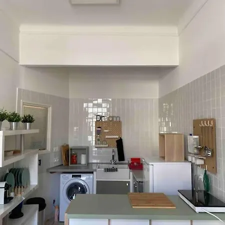Apartment 6 Pers Forville *